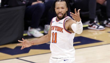 开云直播平台-欧文：尼克斯打进总决赛是历史性时刻 很期待看他们接下来的比赛